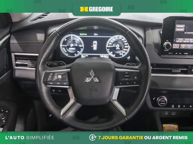 Mitsubishi Outlander PHEV 2023 Rouge Blainville - photo #23