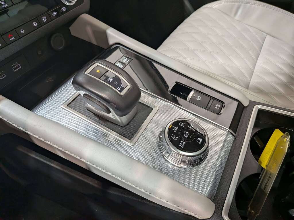 2023 Mitsubishi Outlander Plug-In Hybrid GT S-AWC Red Val-David - photo #33