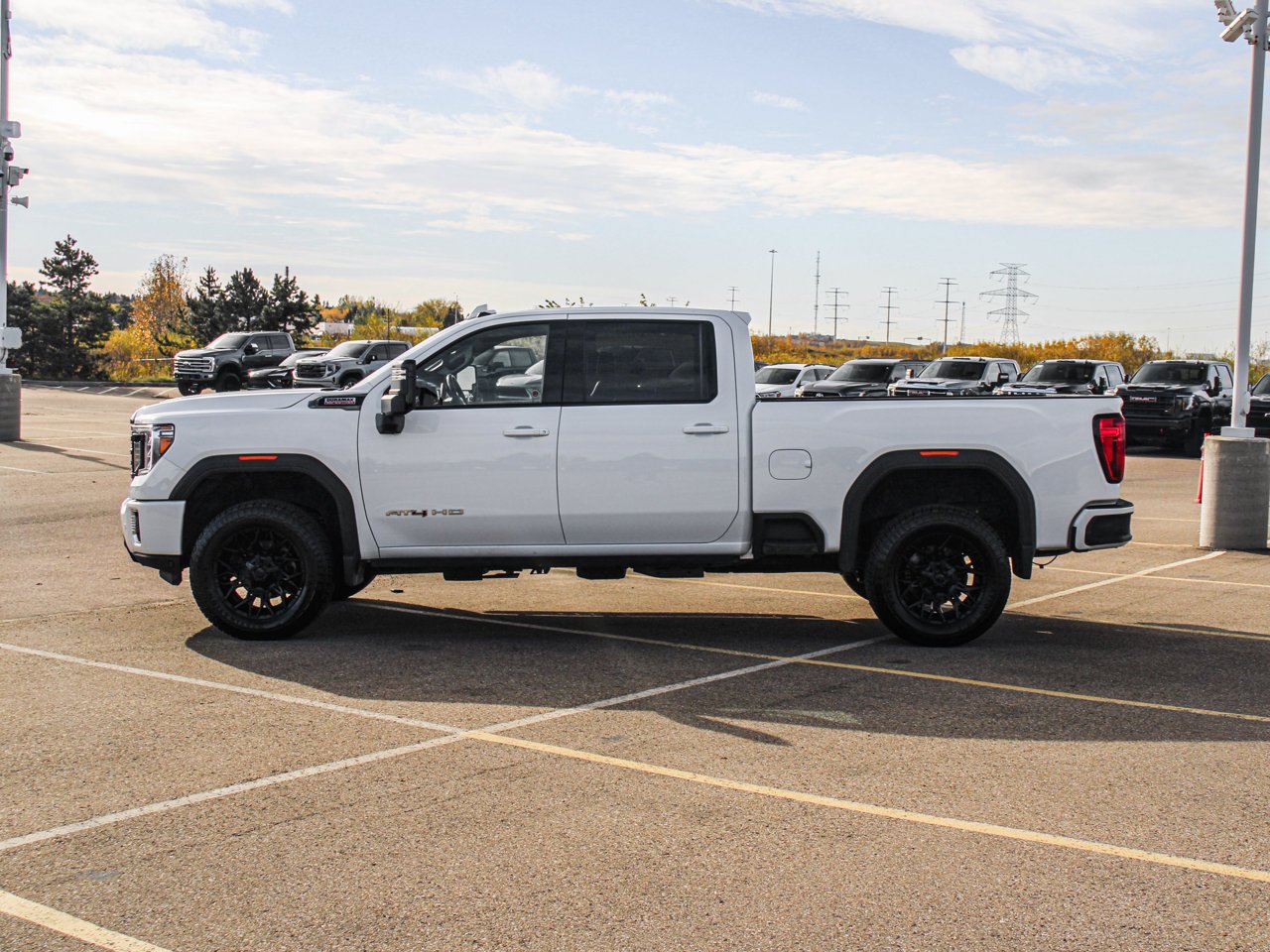 2022 GMC Sierra 3500HD 4WD Crew Cab 159 AT4 White Sherwood Park - photo #4