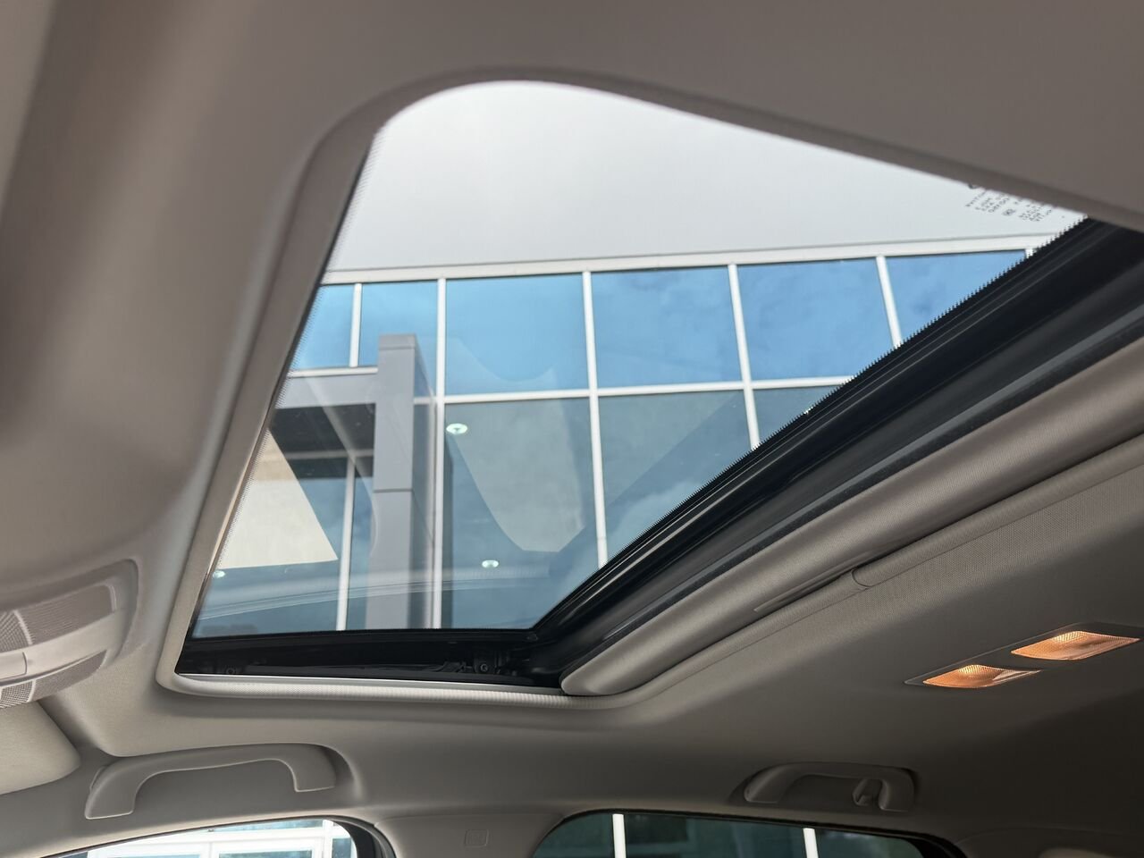 2023 Mazda CX-5 White Ste-Marie - photo #4