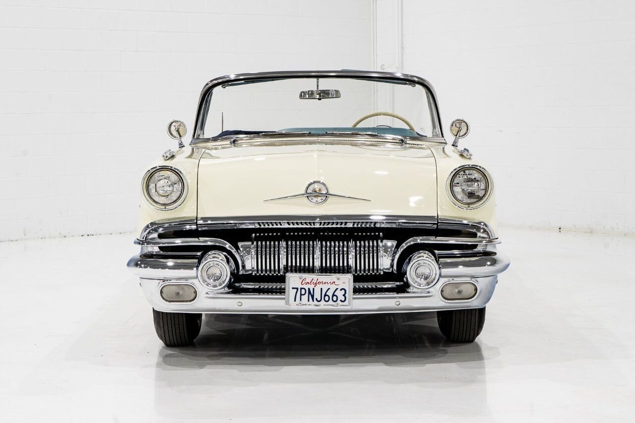 Pontiac Bonneville *PRICE IN USD* Fuel injected 347/315HP 1 of 630 produced 1957 Blanc Montréal - photo #1