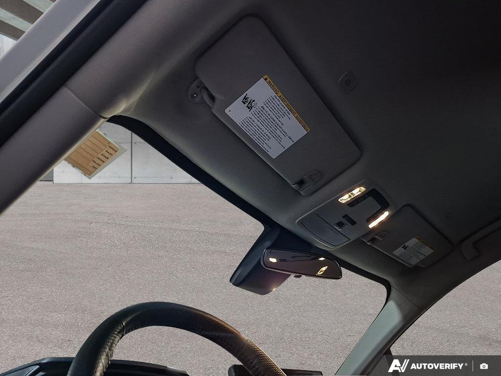 2025 Toyota Sienna 262057 | LE | JRKE1C White Edmonton - photo #19