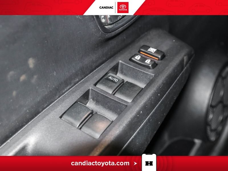 2014 Toyota Yaris Green Saint-Eustache - photo #20