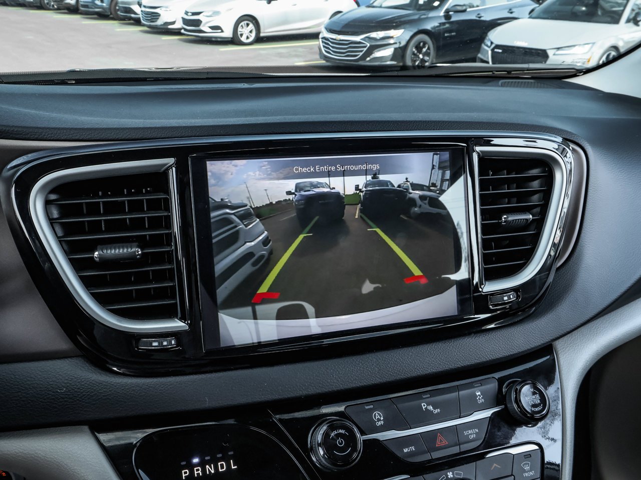2024 Chrysler Grand Caravan SXT 2WD White Sherwood Park - photo #28