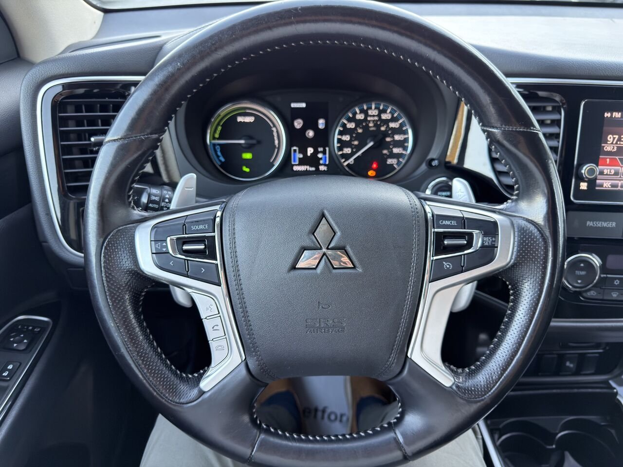 2018 Mitsubishi Outlander Plug-In Hybrid Black Thetford Mines - photo #18