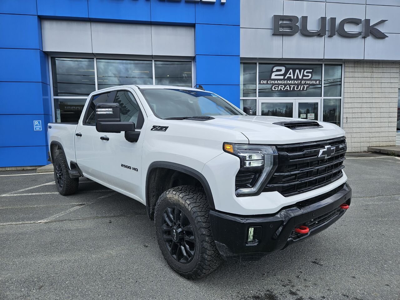 Chevrolet Silverado 2500HD LT cabine multiplace 4RM 159 po 2026 BLANC SOMMET Thetford Mines - photo #1