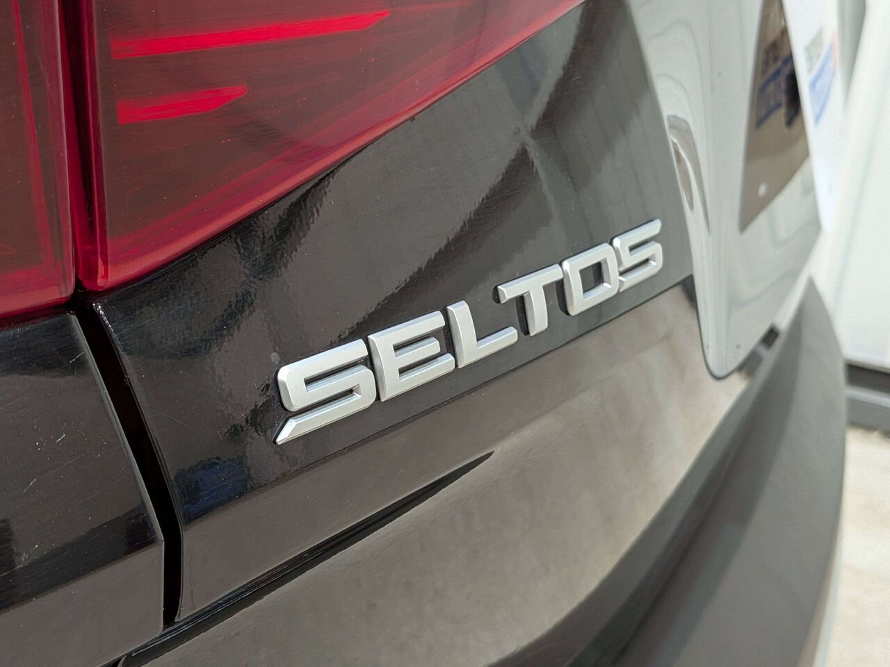 2023 Kia Seltos SX Turbo AWD w/Black Interior Black Val-David - photo #35