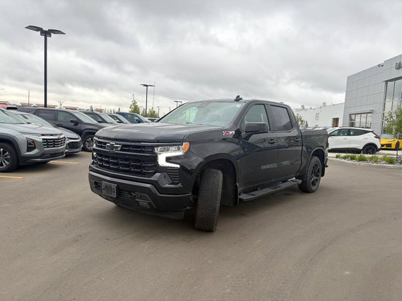 2023 Chevrolet Silverado 1500 4WD Crew Cab 147 RST Black Sherwood Park - photo #2