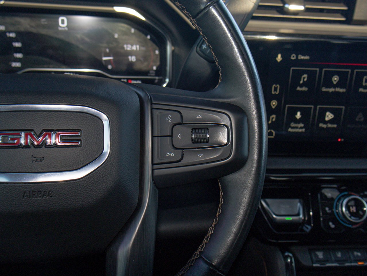 2024 GMC Sierra 2500HD 4WD Crew Cab 159 AT4 White Sherwood Park - photo #25