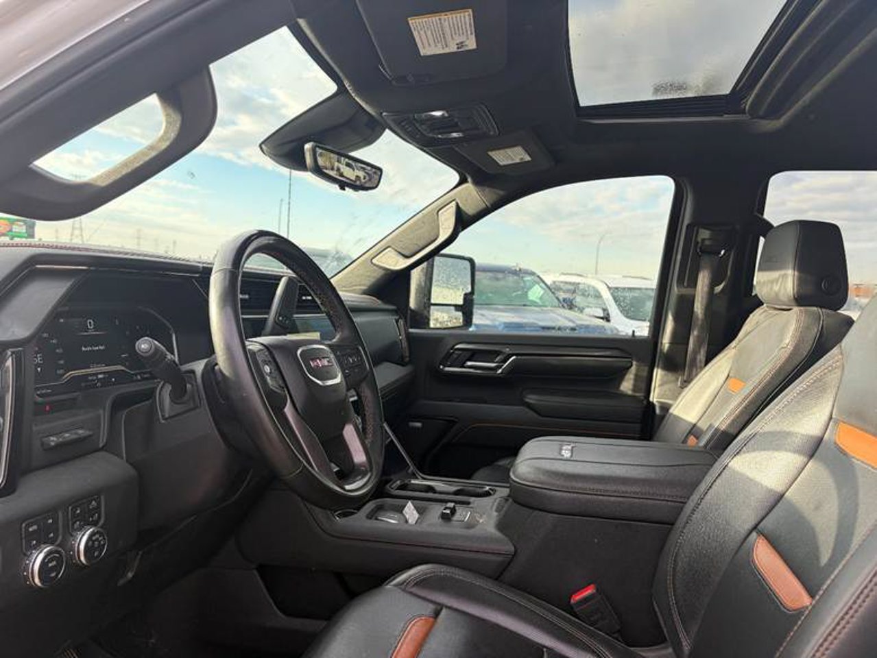 2024 GMC Sierra 2500HD 4WD Crew Cab 159 AT4 White Sherwood Park - photo #5
