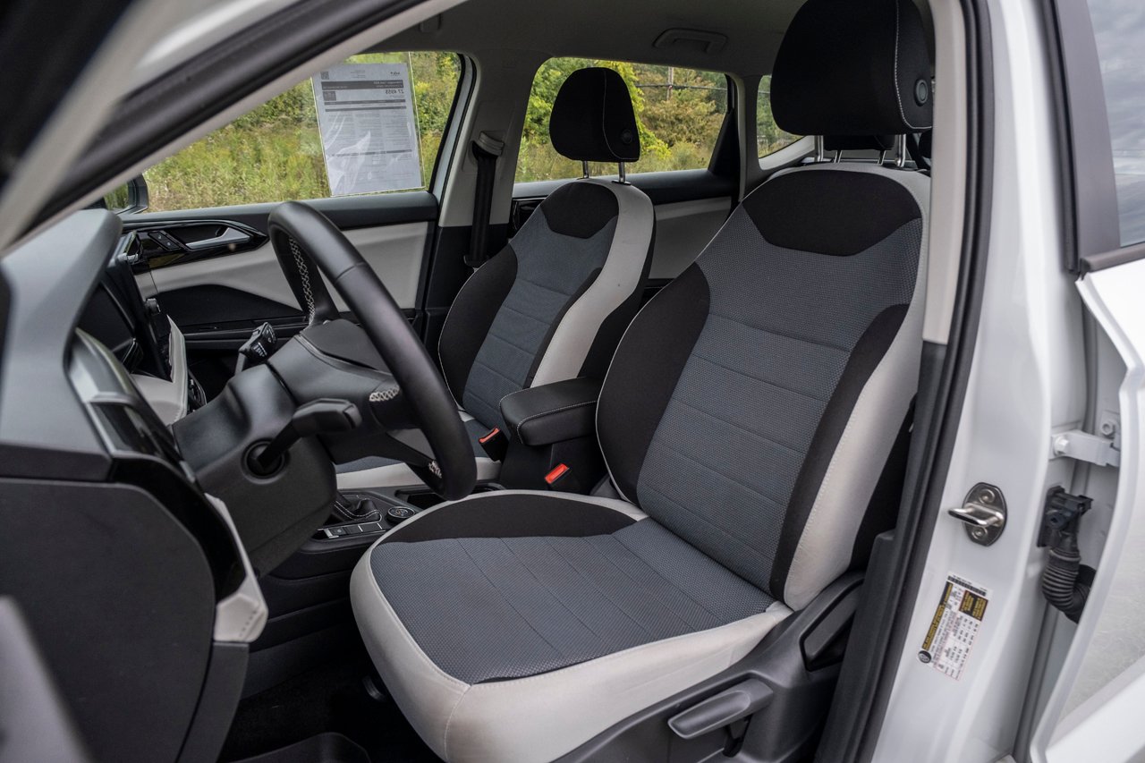 2025 Volkswagen Taos White Gatineau - photo #12
