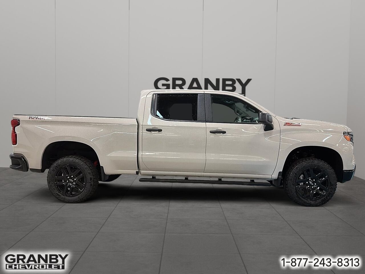 2026 CHEVROLET Silverado 1500 K1500 SILVERADO CREW CAB CUSTOM TRAIL BOSS STD/BOX (2CX) | B26-0995 WHITE SANDS Granby - photo #3