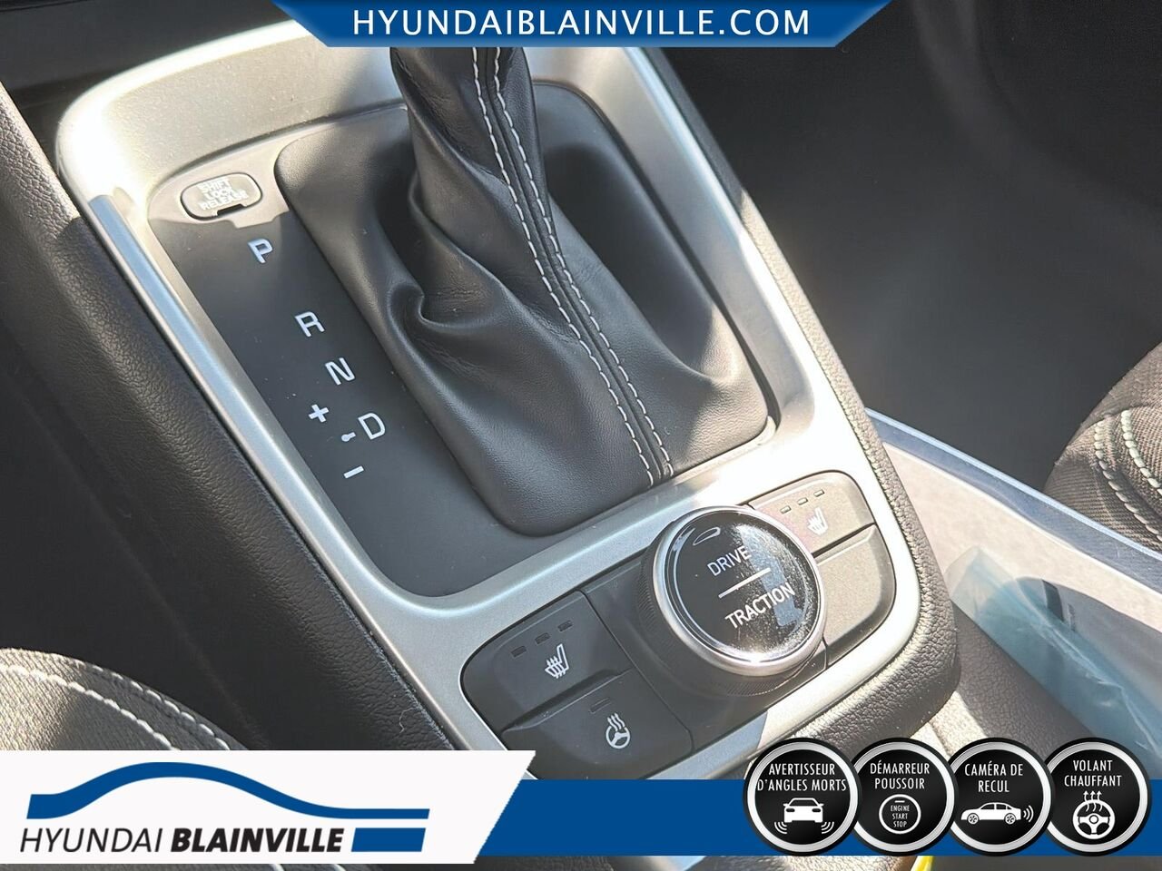 2022 Hyundai Venue White Blainville - photo #16
