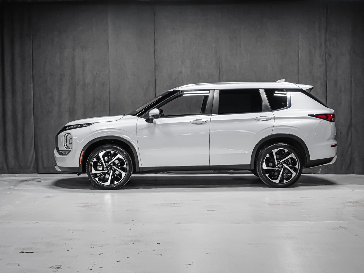 2023 Mitsubishi Outlander SEL S-AWC 7 PLACES White Montreal - photo #2