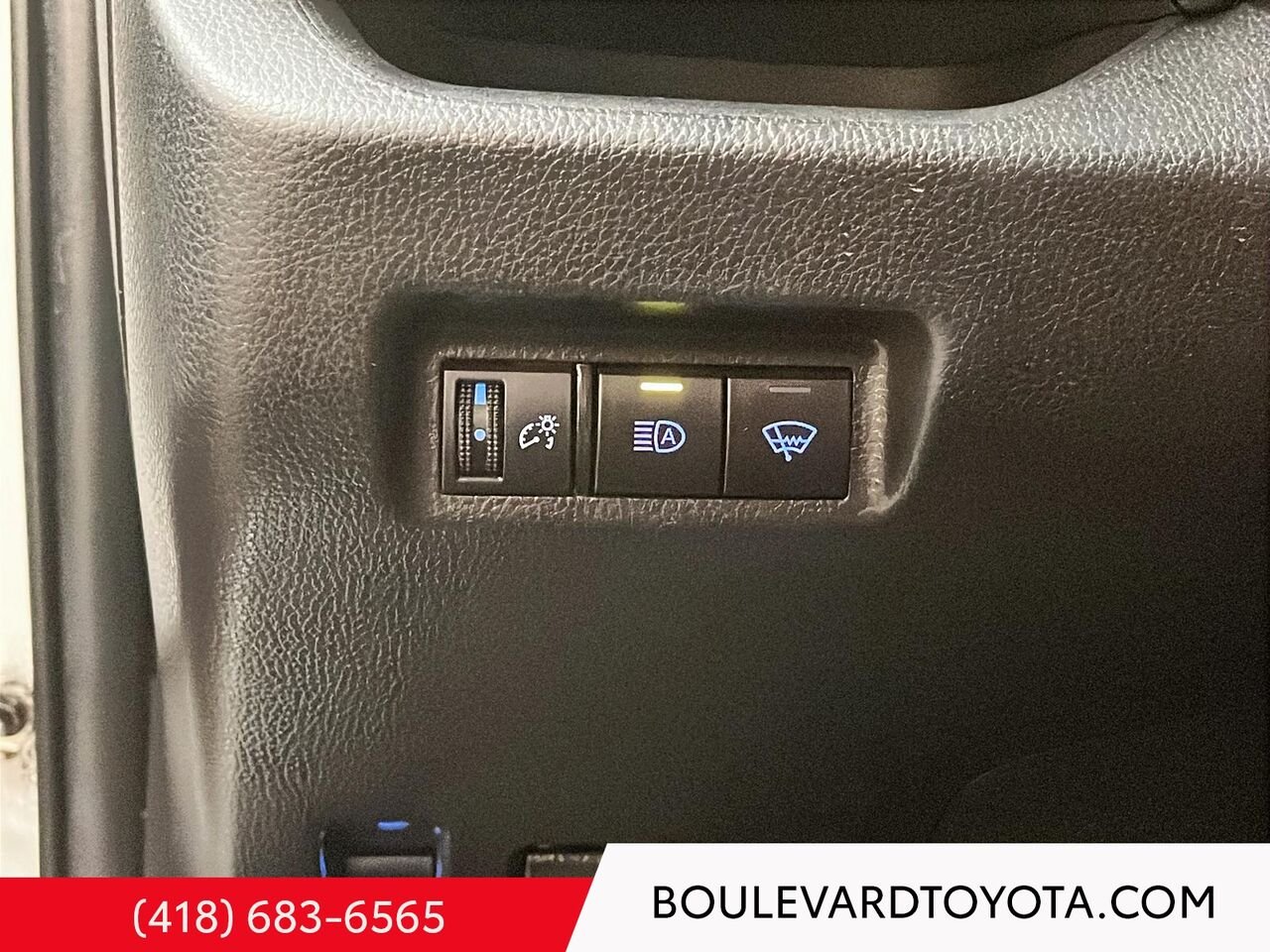 Toyota RAV4 Hybride 100742A-86 | LE, AWD 2022 Blanc Québec - photo #10