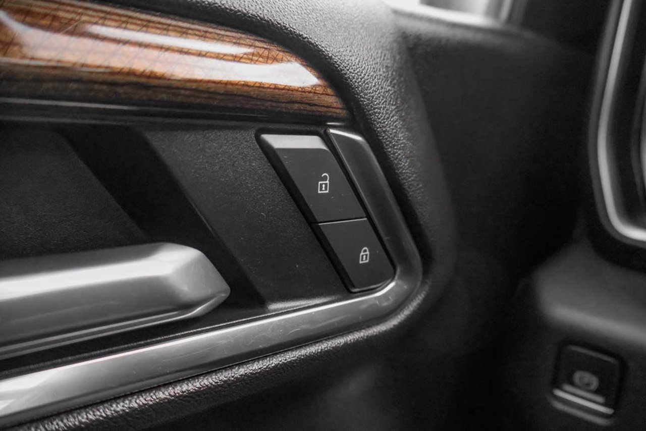 2023 Chevrolet Silverado 1500 4WD Crew Cab 147 LT Grey Sherwood Park - photo #17