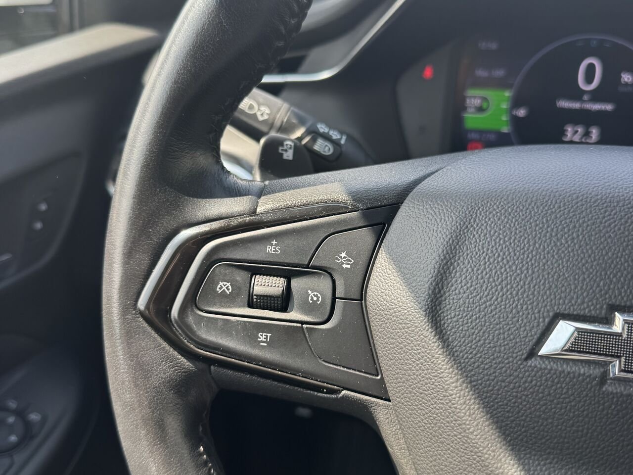2023 Chevrolet Bolt EUV LT White Granby - photo #16