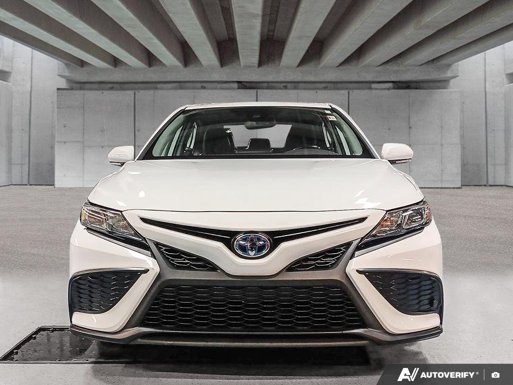 2021 Toyota Camry 2602151A | Hybrid SE White Edmonton - photo #1