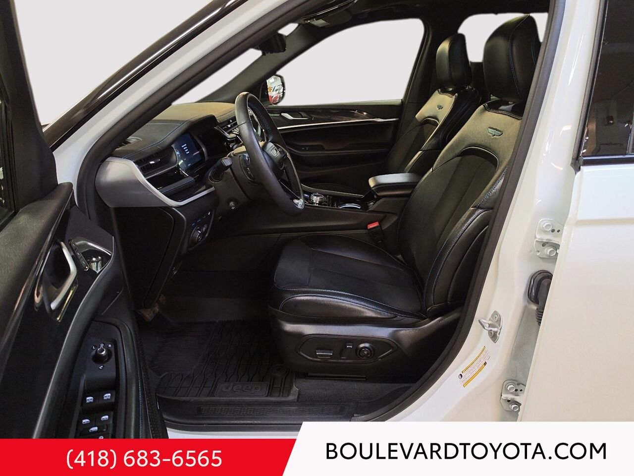 2022 Jeep Grand Cherokee 99505A-120 | TRAILHAWK 4XE, 4X4 White Québec - photo #12