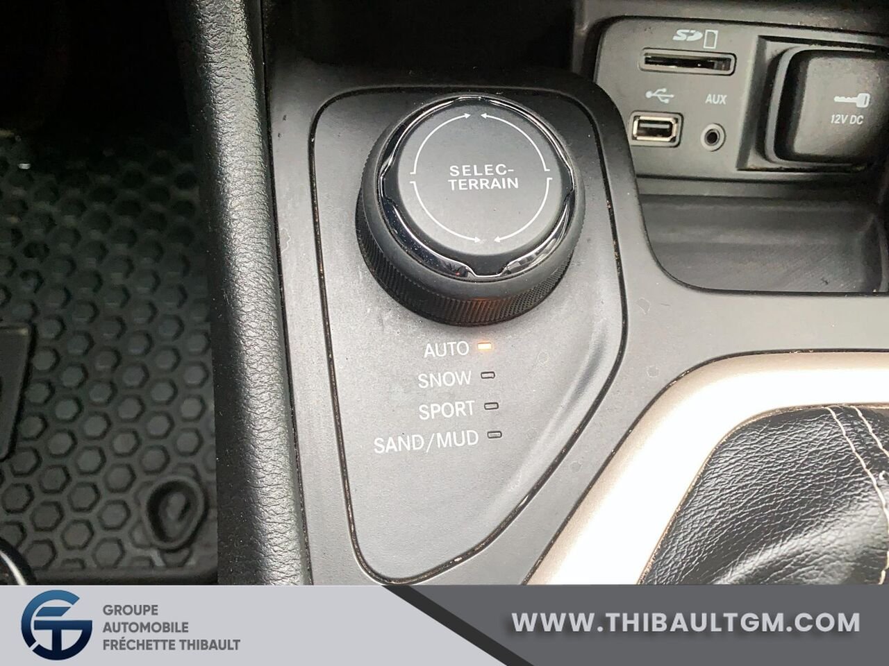 JEEP CHEROKEE L 4 RM, 4 portes, North 2014 Rouge Montmagny - photo #14