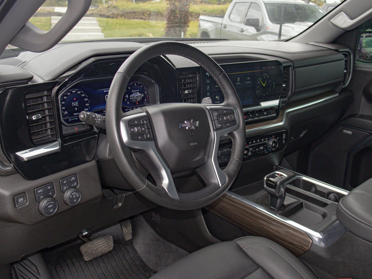 2024 Chevrolet Silverado 1500 4WD Crew Cab 147 RST Black Sherwood Park - photo #21