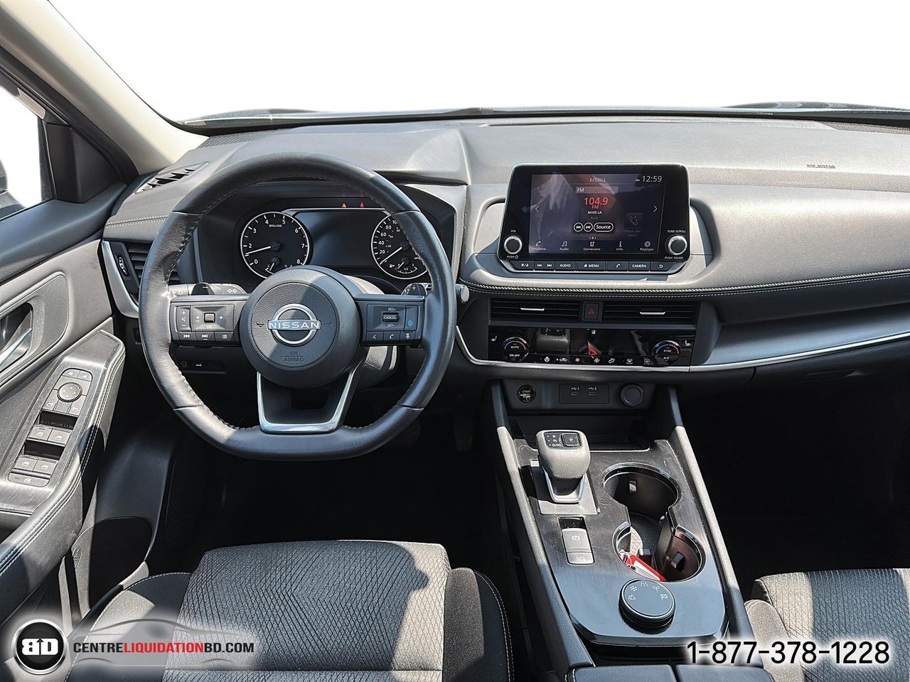Nissan Rogue SV TI avec ensemble toit ouvrant | A8714 2024 Argent Granby - photo #14