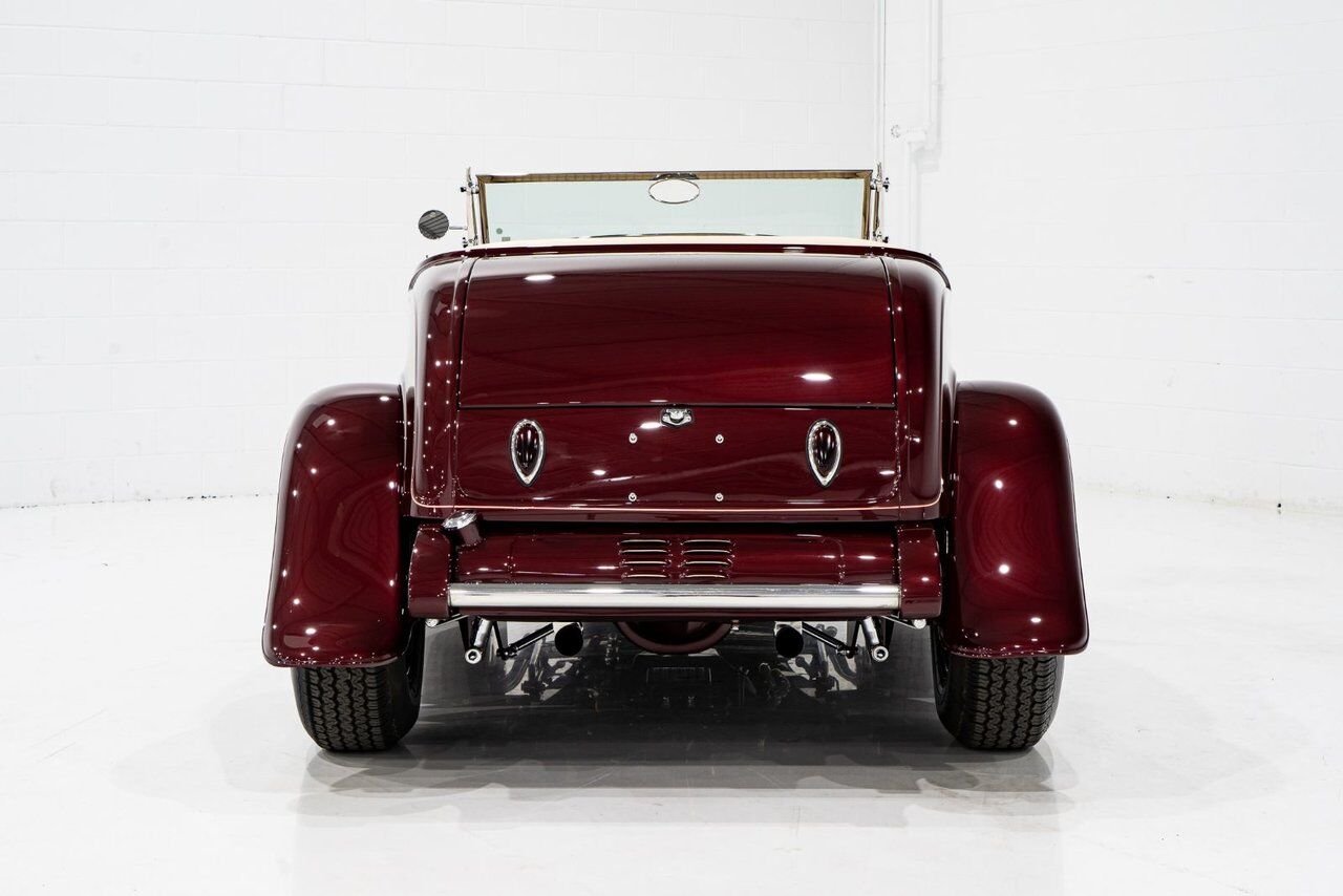 Ford Highboy Lobeck creation spectacular presentation **PRICE IN USD** 1932 Rouge Montréal - photo #2