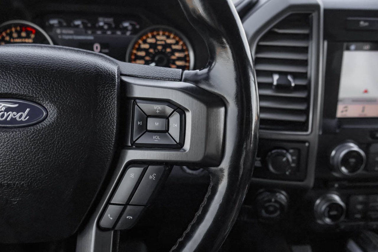 2017 Ford F-150 4WD SuperCrew 145 Limited Black Sherwood Park - photo #21