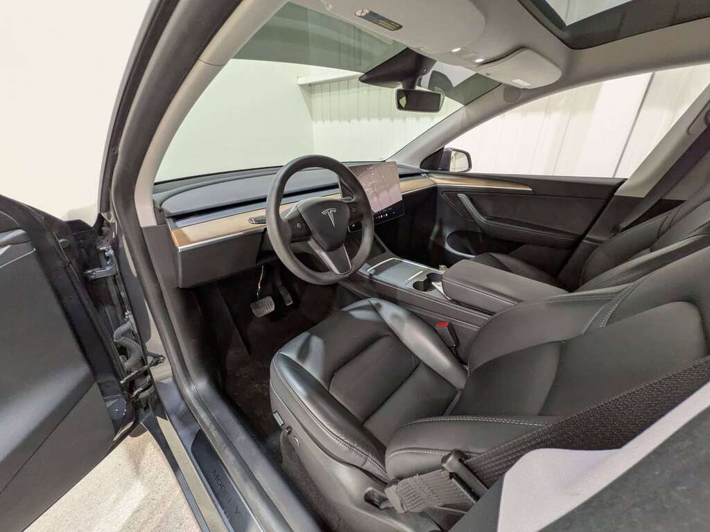 Tesla Model Y RWD 2023 Gris Val-David - photo #10