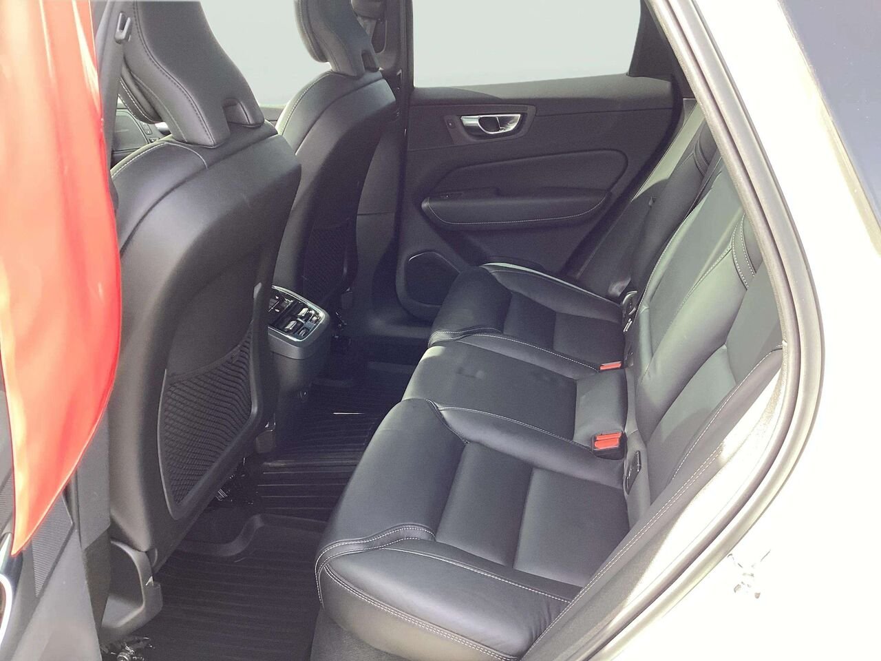 2022 Volvo XC60 B6 Inscription TI White Gatineau - photo #20