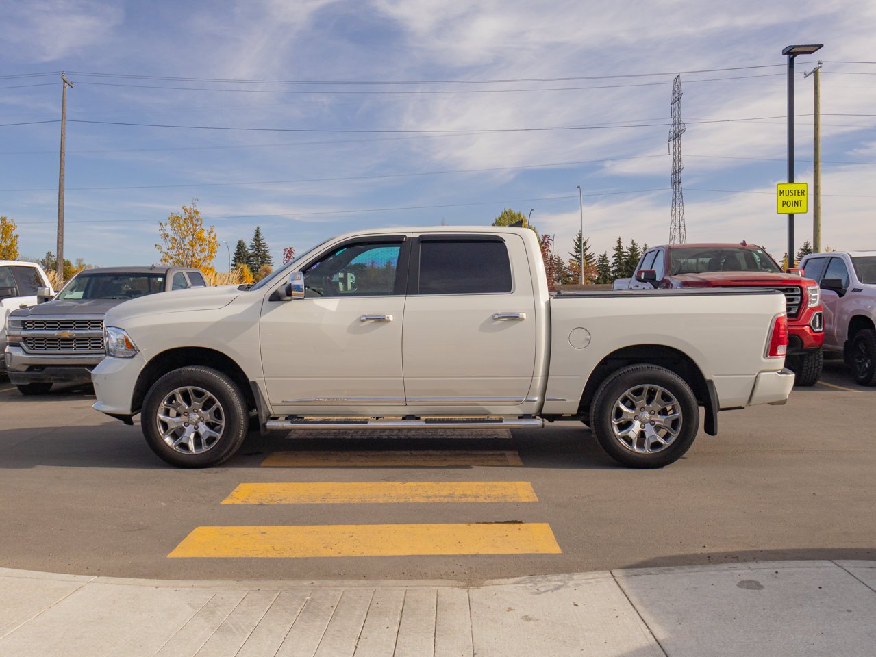 2018 Ram 1500 Limited 4x4 Crew Cab 5'7 Box *Ltd Avail* White Sherwood Park - photo #6