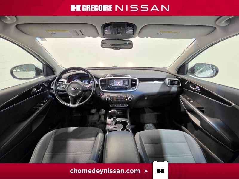 2016 Kia Sorento White Laval - photo #17