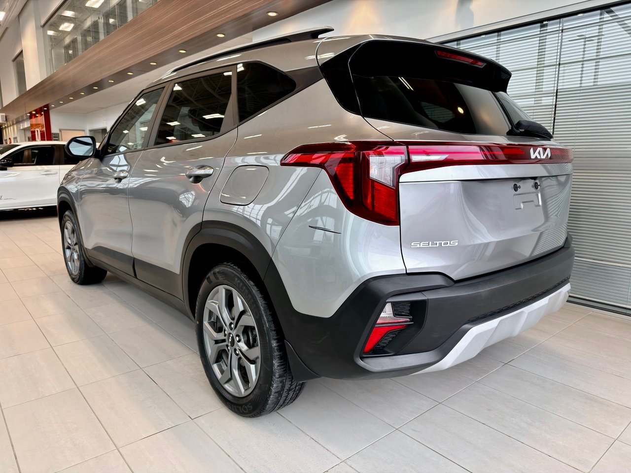 2024 Kia Seltos gray Notre-Dame-des-Prairies - photo #8