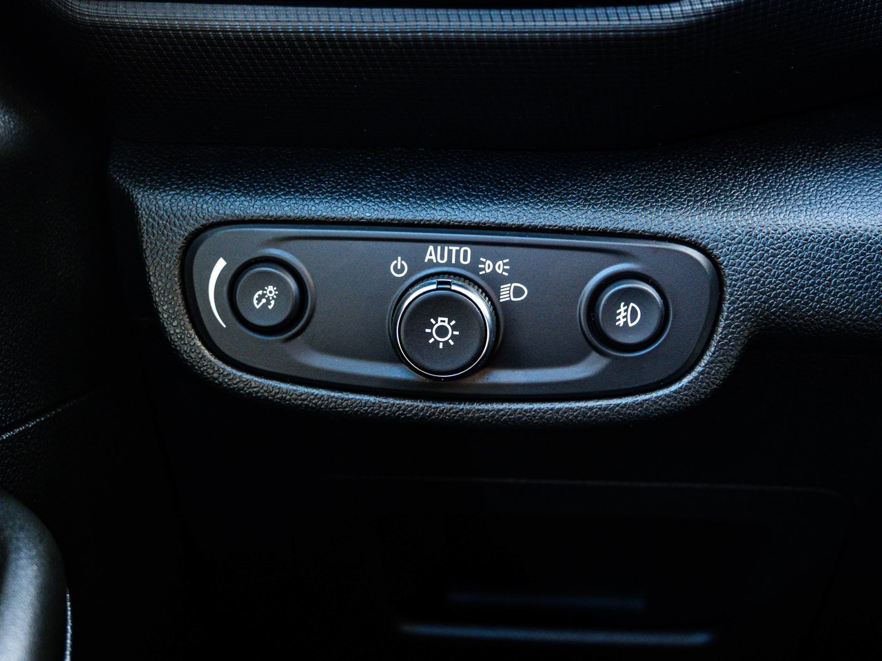 2021 Chevrolet Trailblazer FWD 4dr LT Red Sherwood Park - photo #18