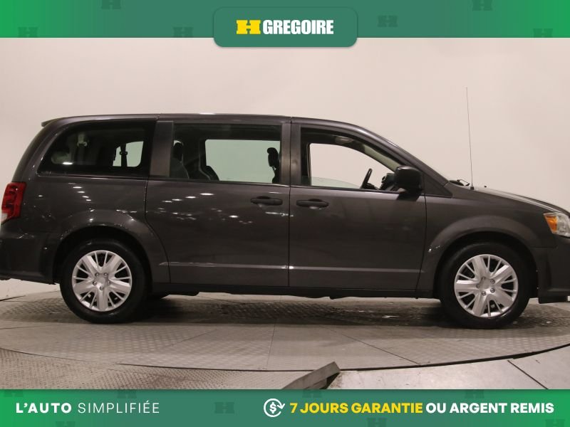 2019 Dodge GR Caravan Grey Laval - photo #10