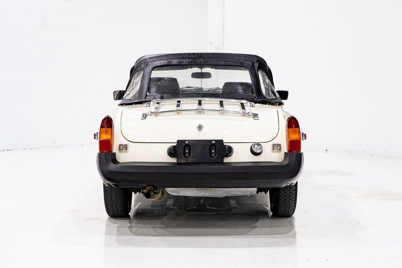 MG B Beautifully presented from former complete restoration 1979 Blanc Montréal - photo #67