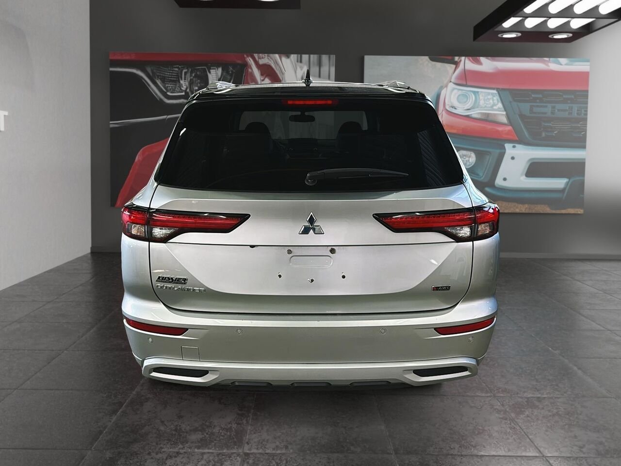 2023 MITSUBISHI OUTLANDER GT Grey Saint-Hyacinthe - photo #2