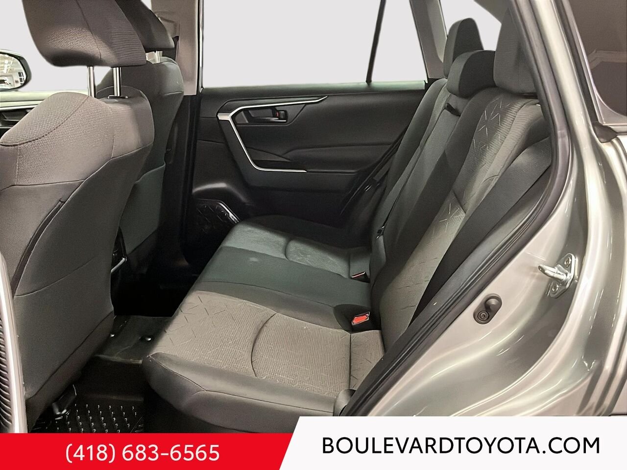 Toyota RAV4 99635A-107 | LE, HYBRIDE 2023 Ciel argent métallisé Québec - photo #16