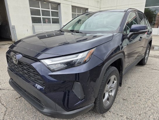 Toyota RAV4 XLE 2022 Bleu