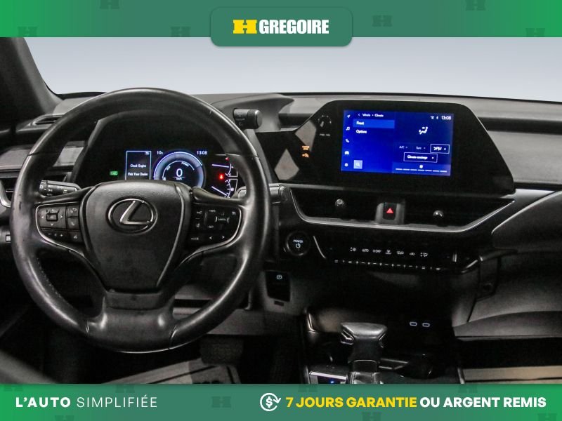2024 Lexus UX White Saint-Eustache - photo #18