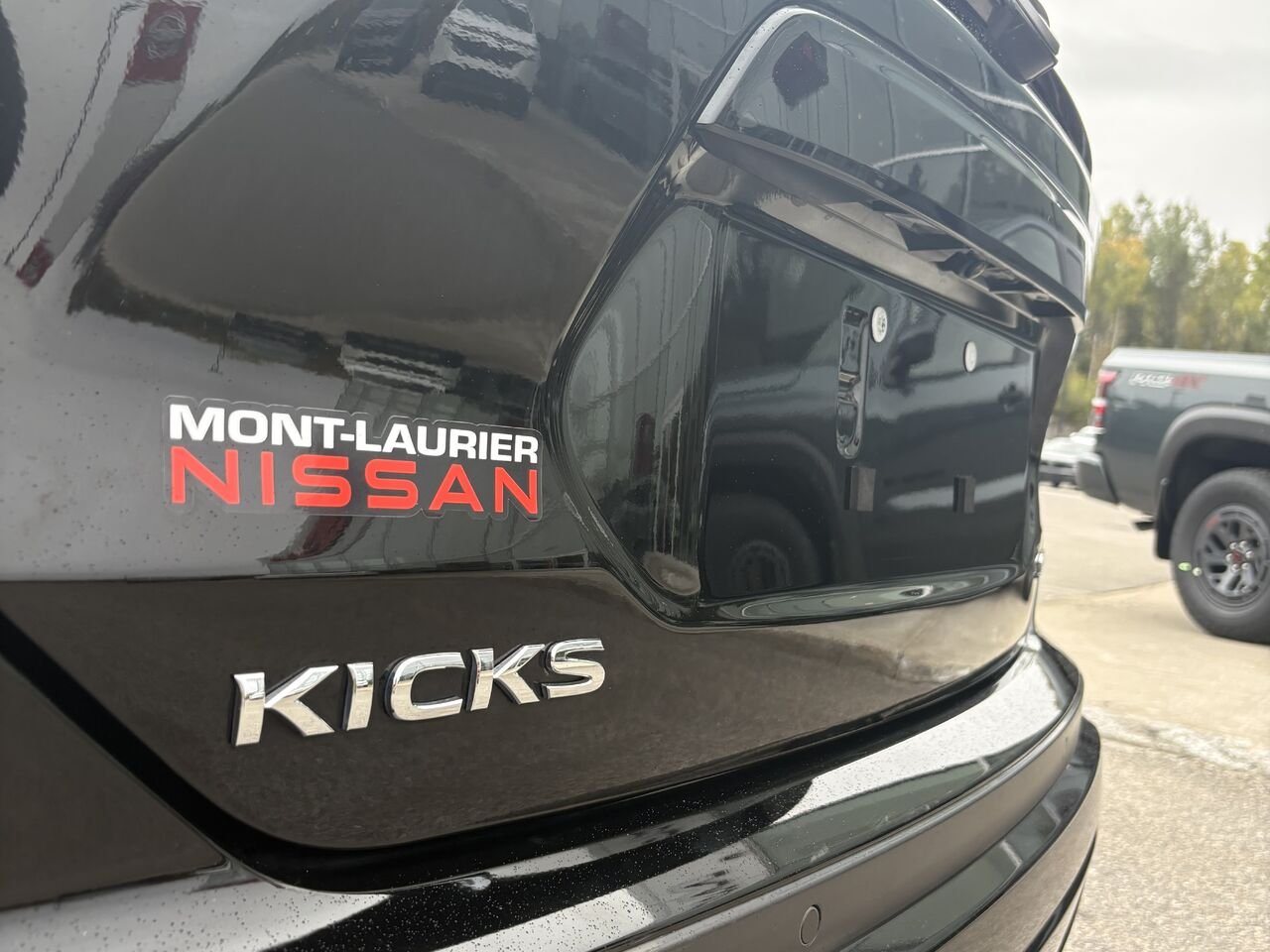 2024 Nissan Kicks SR Black Mont-Laurier - photo #5