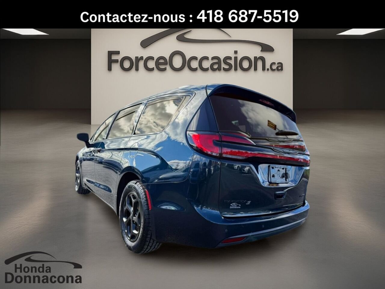 2025 Chrysler Pacifica Blue  - photo #3