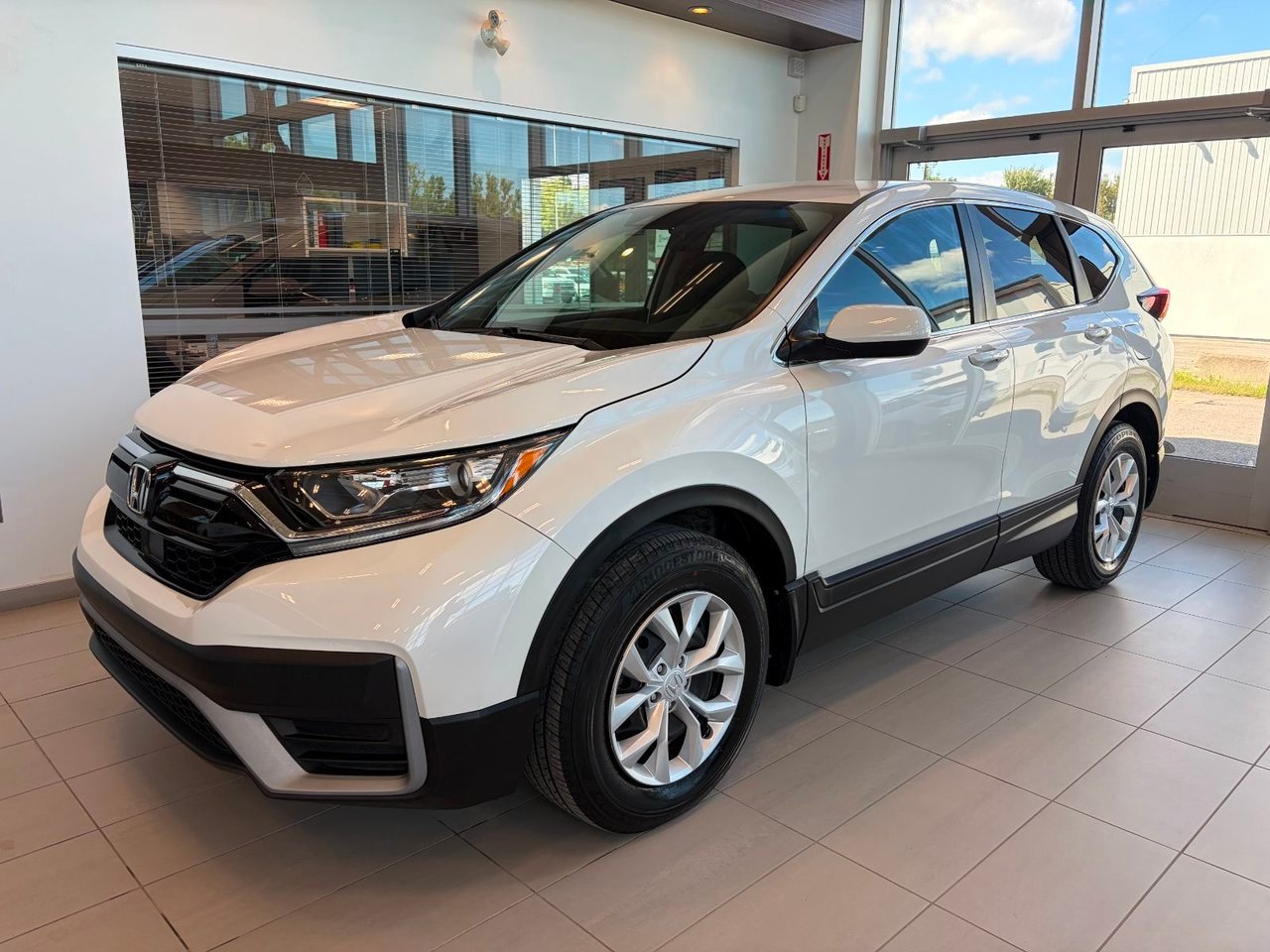 2021 Honda CR-V White Notre-Dame-des-Prairies - photo #0