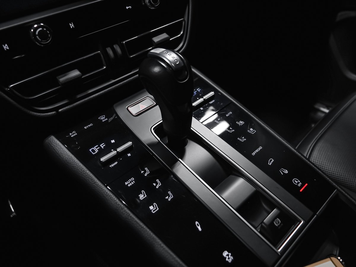 Porsche Macan S MAGS 21PO SUSP ADAPT ECHAPPEMENT CARBONE 2023 Blanc Montréal - photo #17