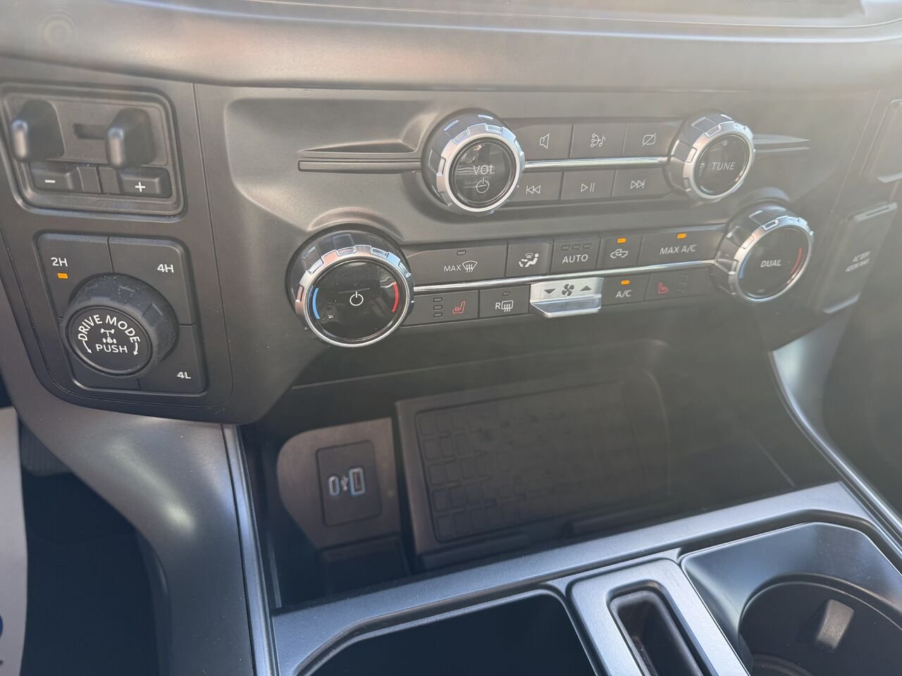 2024 Ford F150 XLT White Montmagny - photo #10