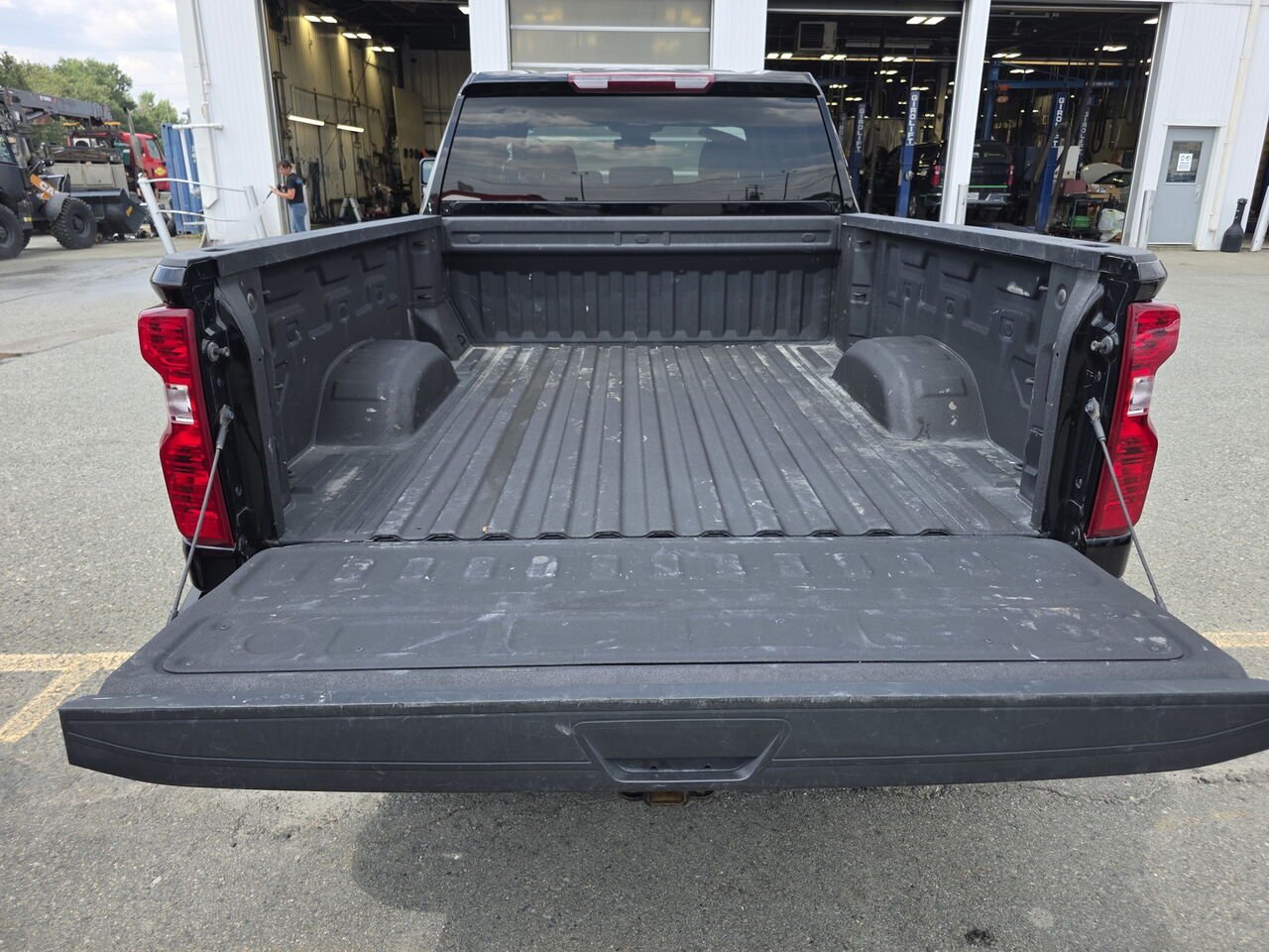 2024 Chevrolet Silverado 2500HD Custom Black Rouyn-Noranda - photo #45