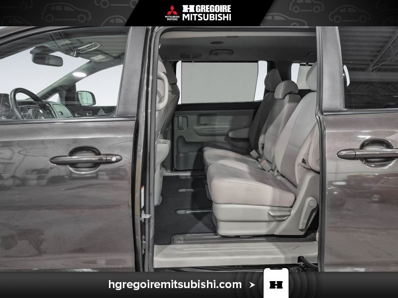 2017 Kia Sedona Grey Blainville - photo #28