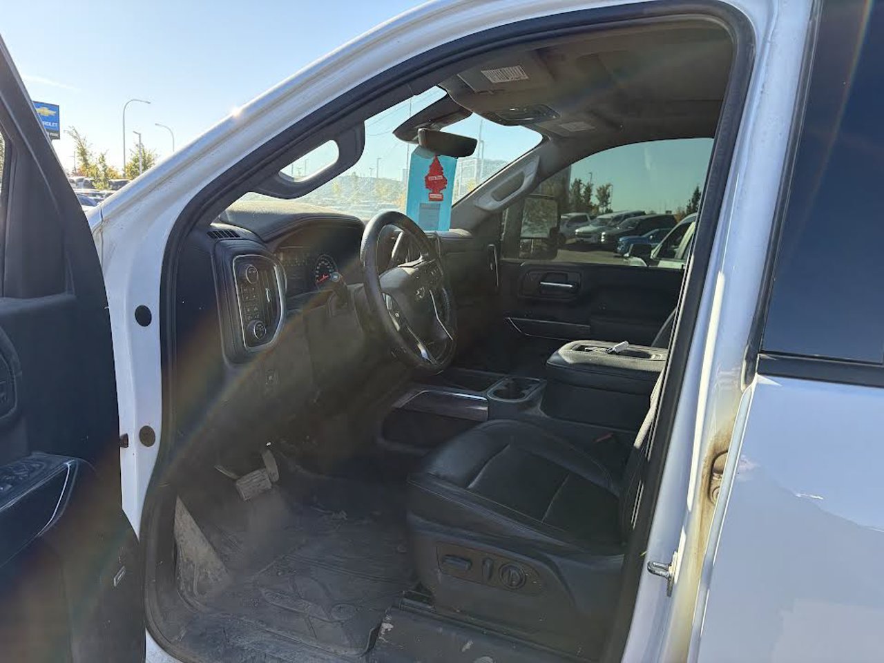 2022 Chevrolet Silverado 3500HD 4WD Crew Cab 159 LTZ White Sherwood Park - photo #6