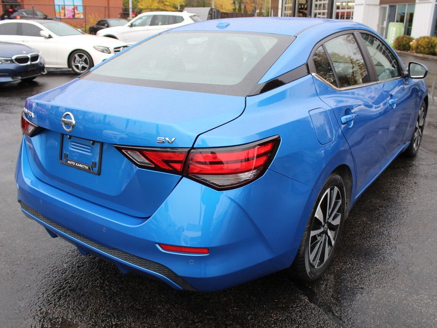Nissan Sentra SV toit ouvrant cruise adapt sieges chauffants 2023 Bleu