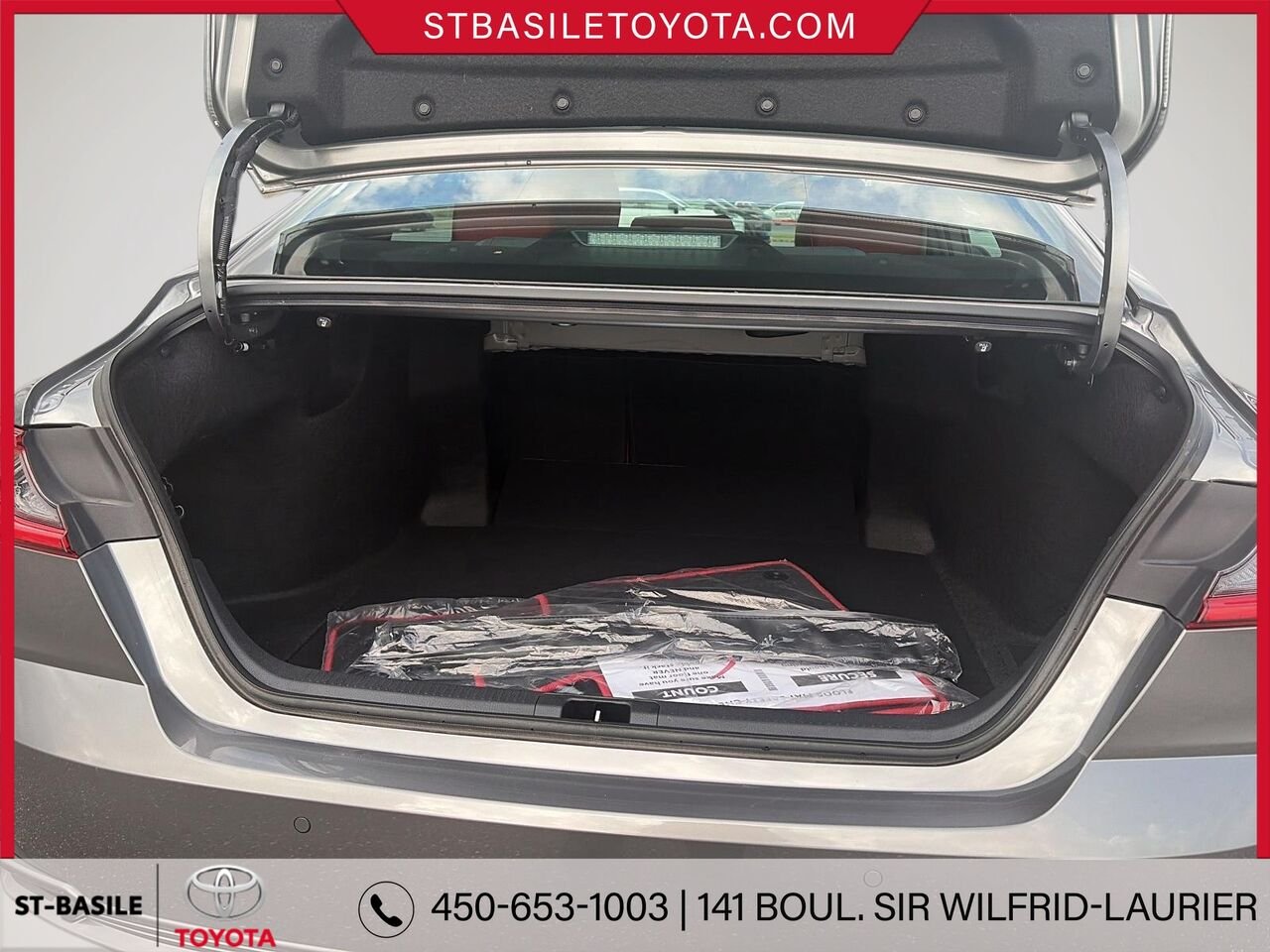 TOYOTA Camry Hybride 2025 Gris Saint-Basile-le-Grand - photo #8